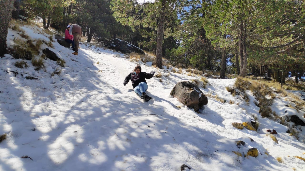 Urbis | Familias Lograron Disfrutar De La Nieve Este Viernes, En El ...